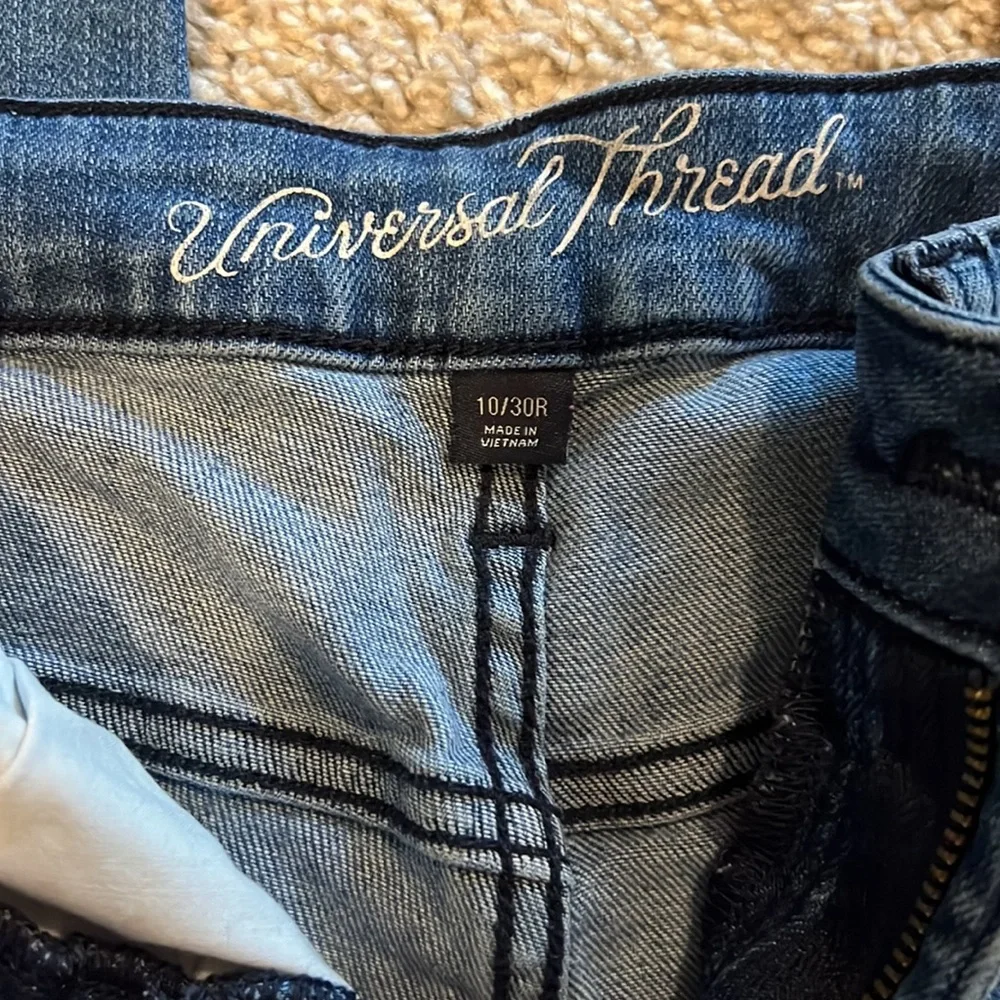 Universal Thread jeans - Picture 3 of 4